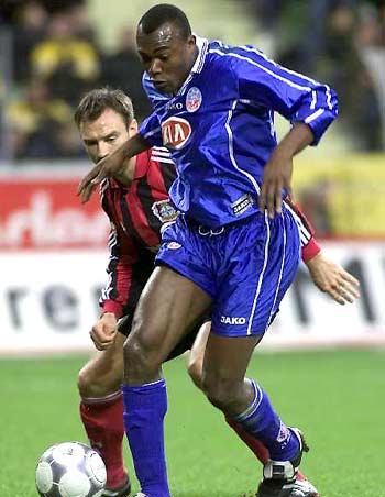 包括美國橄 包括美國橄